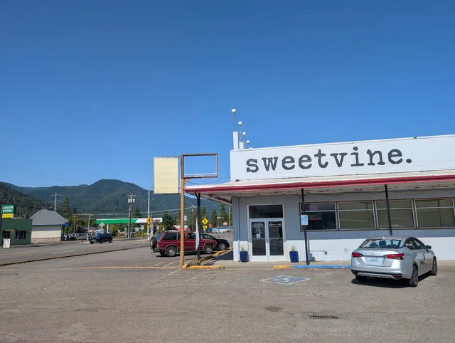 Sweetvine. Cafe and Bake Shop