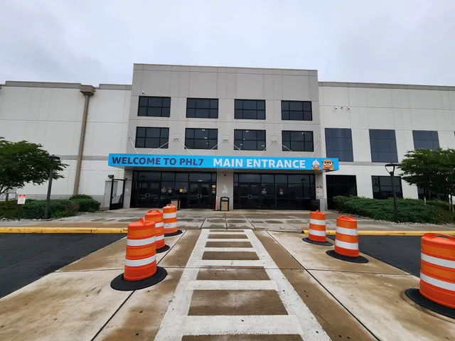 PHL7 - Amazon Fulfillment Center