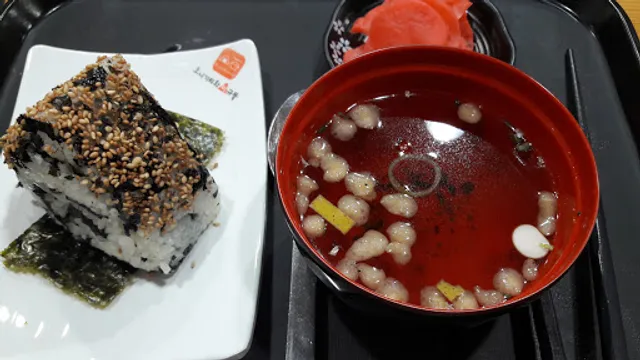 오니기리와이규동 중앙동점