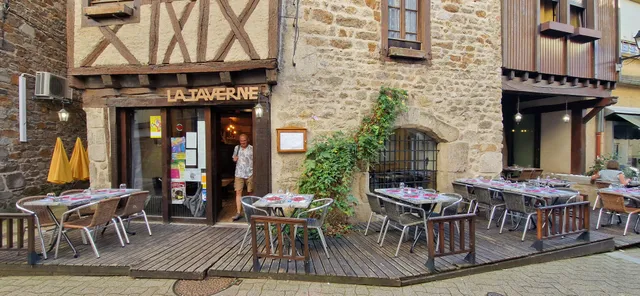 ̀la taverne
