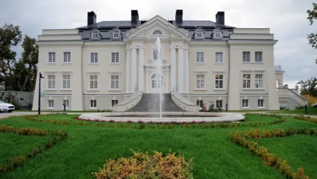 Pałac Komierowo, hotel i restauracja