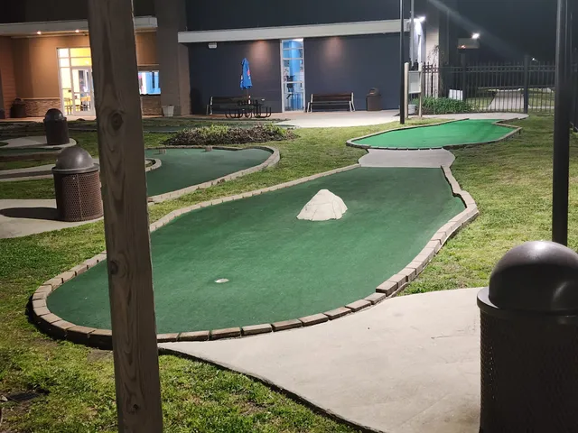 Play A Round Family Fun Center