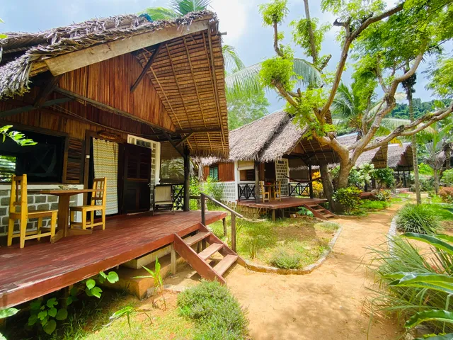 TAMARIN LODGE