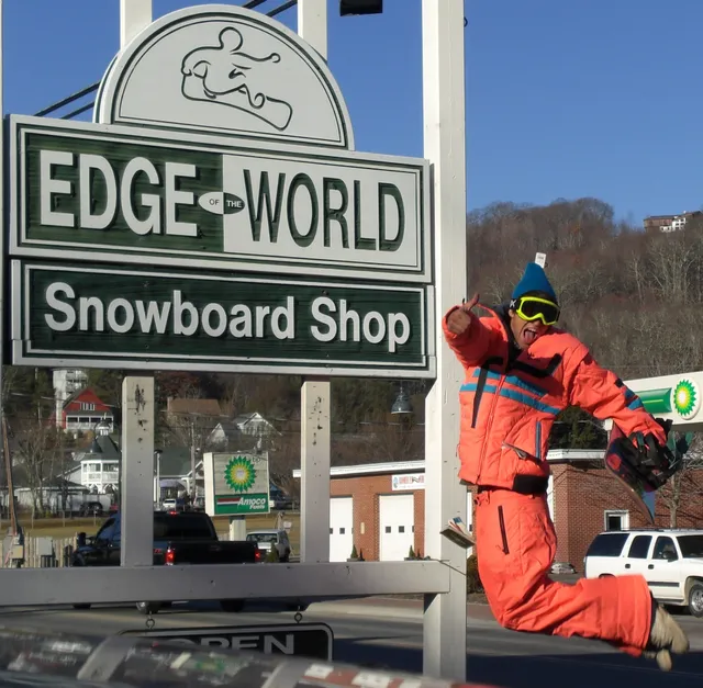 EDGE of the WORLD Snowboard Shop
