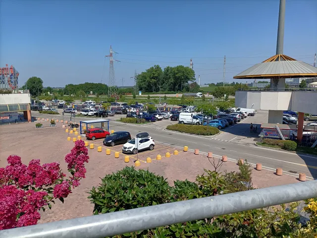 Parcheggio centro commerciale Diamante