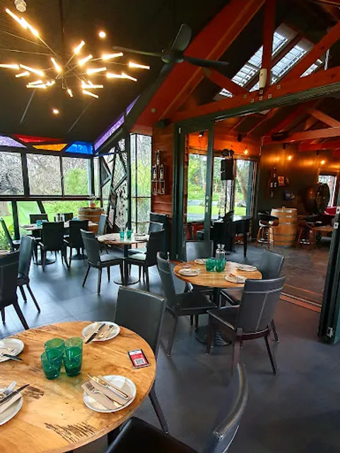 Manor Suite Wine Bar