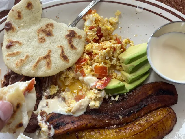 El Salvadoreño Restaurant