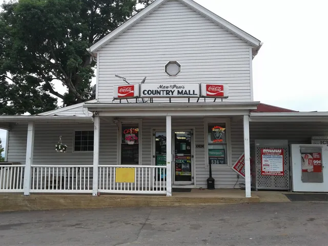 Ma & Paws Country Mall Inc