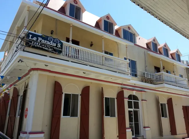 Le Paradis S. Hôtel
