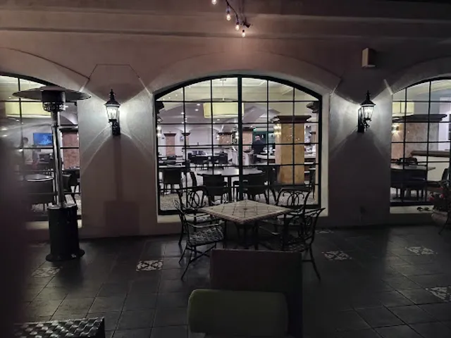 2800 Kitchen & Lounge