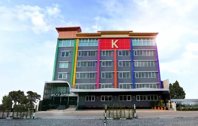 RoomQuest Suvarnabhumi Airport Hotel 1