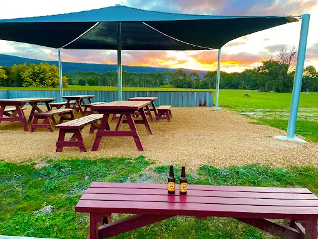 Barney's Bar & Bistro