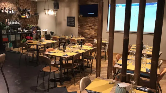 Nimeta Lounge Bar & Restaurant