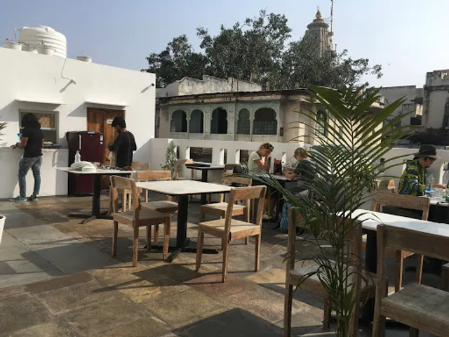 White Terrace Restaurant | Lake View Restaurant in Udaipur