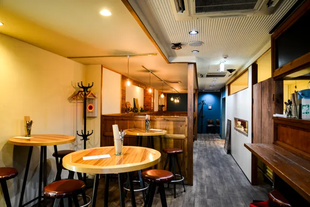 Crown Hamburgers & Agata Donuts Cafe