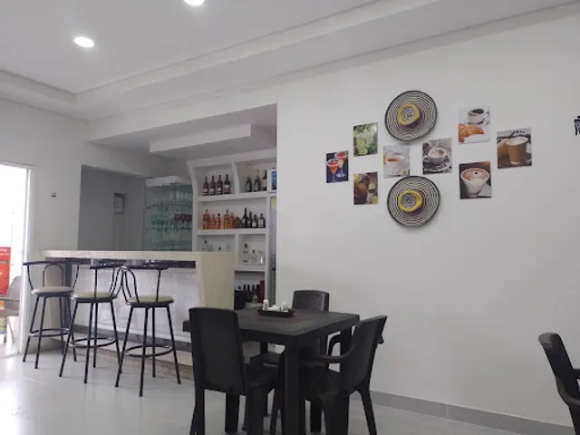 La Casa Blanca Cafeteria Bar