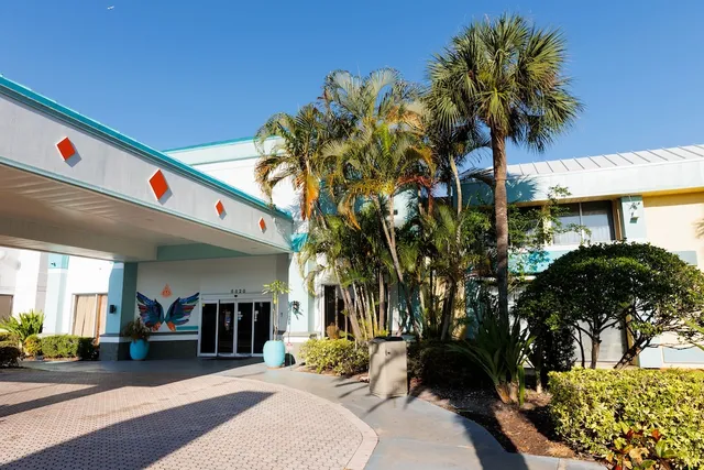 Garnet Inn & Suites, Orlando