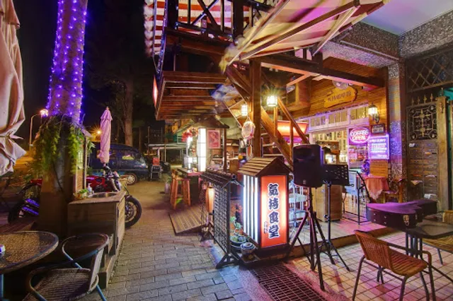 KIMOJI 咖啡館 （國定假日及連續假日照常營業（假日無訂位）週三、週四及颱風或天候不佳請來電查詢！