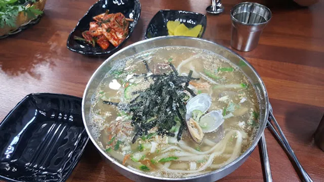 부산 얼큰 칼국수