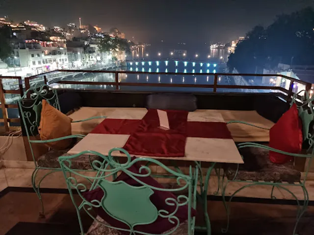 Mannat Cafe & Lakeview restaurant | Best Lakeside restaurant