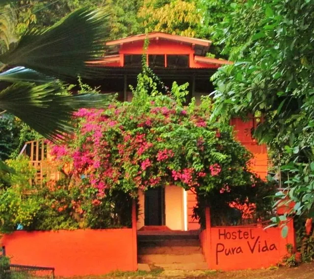 Pura Vida Hostel