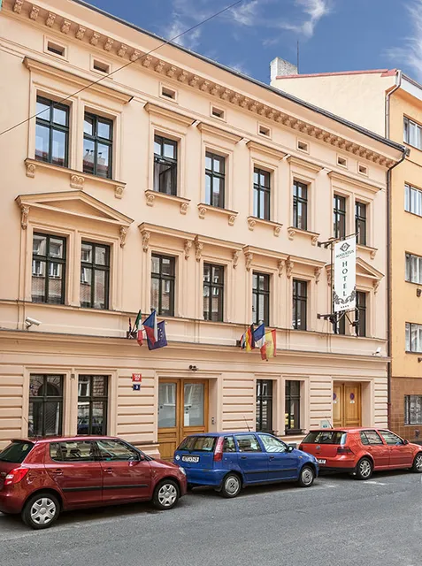 Hotel Smichov - rooms with safe parking in centre of Prague