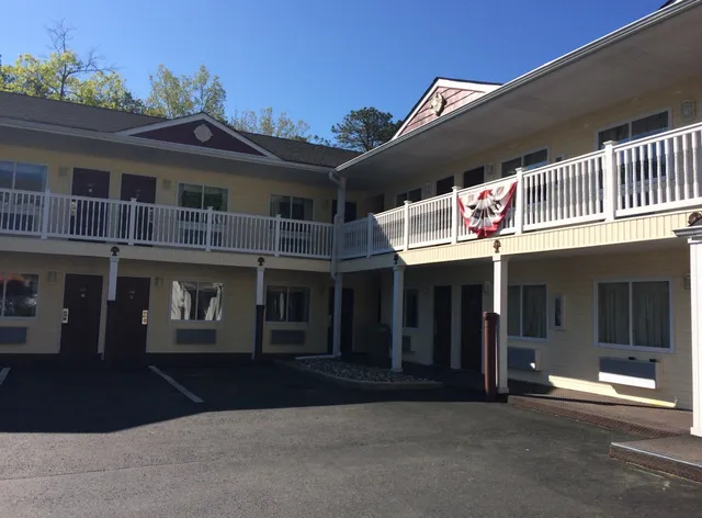 Crystal Inn & Suites