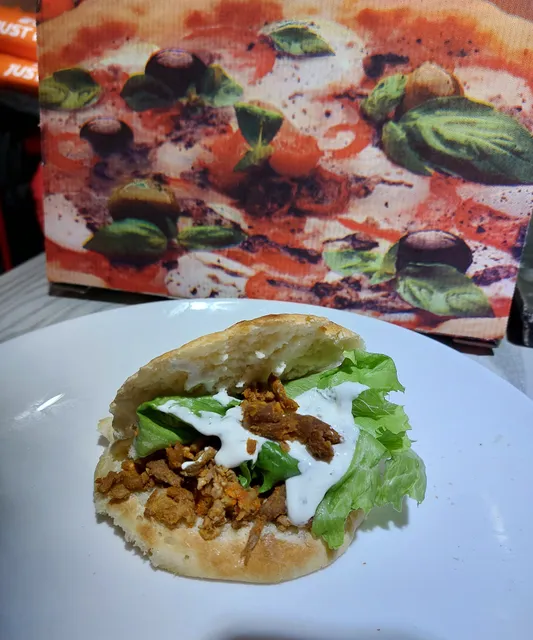 Il Cantuccio. Gyros pita greco Pizzeria