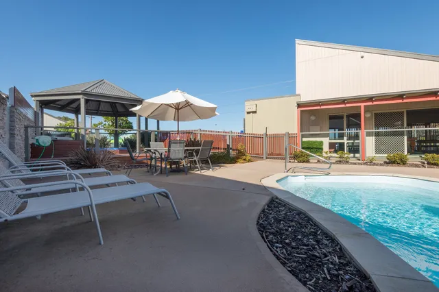 The Lakes Apartments