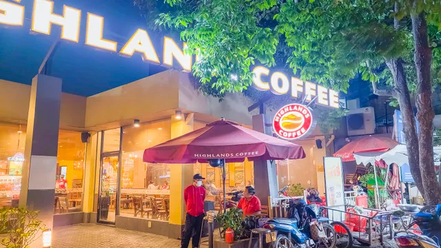 Highlands Coffee 331 Le Van Viet