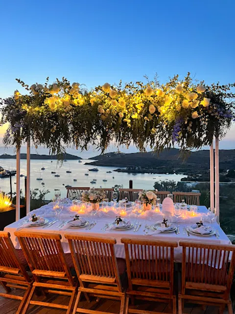 AIGIS SUNSET BAR RESTO