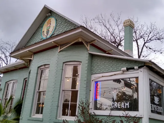 Rheas Ice Cream- NBTX