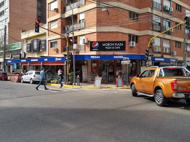 Morón Plaza Pizzería y Restaurante