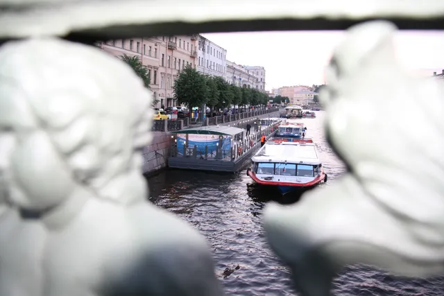 Neva Trevel: Prichal "Anichkov Most"