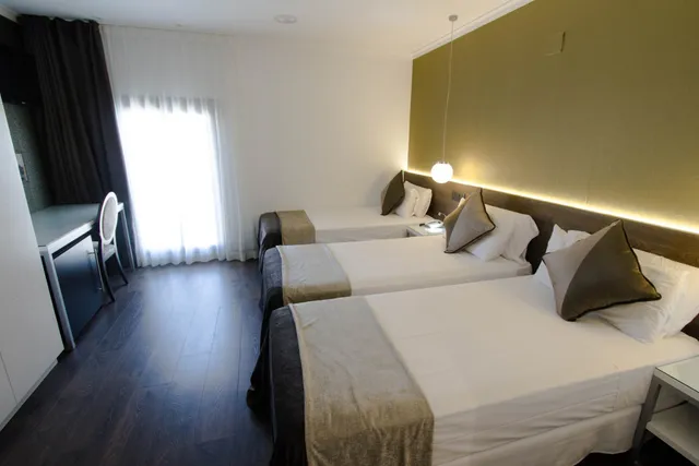 Hotel Moderno BCN Free Breakfast in our website.