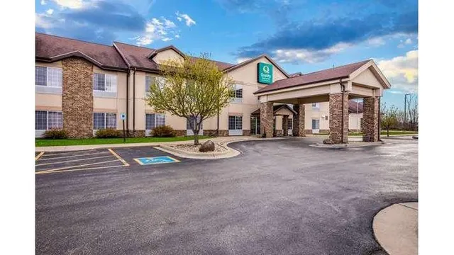 Quality Inn & Suites Lodi I-90