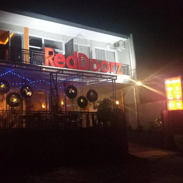 L'cost Homestay & Cafe