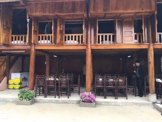 QUẢN NGỌC HOMESTAY - MÈO VẠC