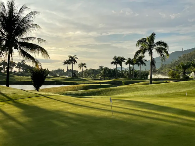 Diamond Bay Golf & Villas