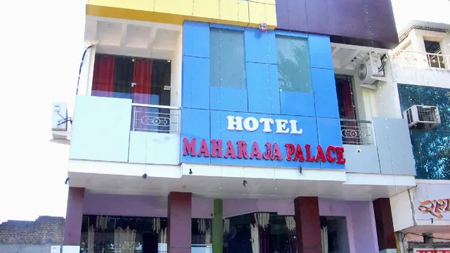 OYO 27771 Hotel Maharaja Palace