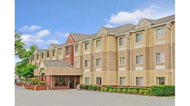 Microtel Inn & Suites by Wyndham Cornelius/Lake Norman