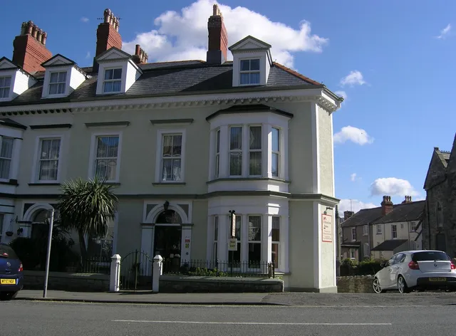 CHRISTLETON HOUSE (call us for best prices)