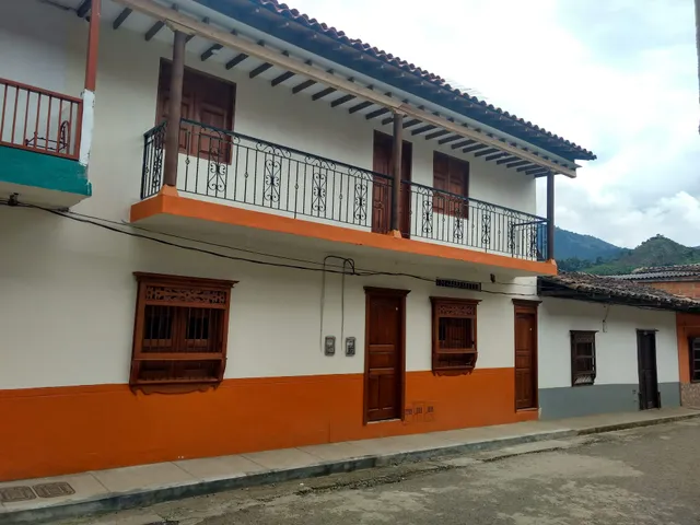 Hostal y Pizzería Romana