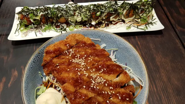 Yoshi Sushi & Bento (Press Hall)