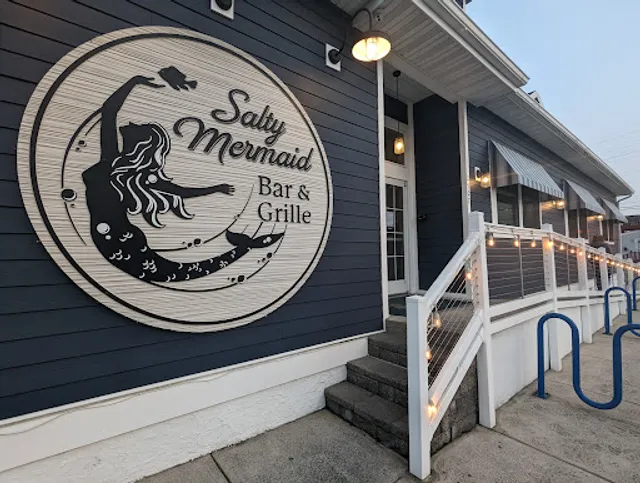 Salty Mermaid Bar & Grille