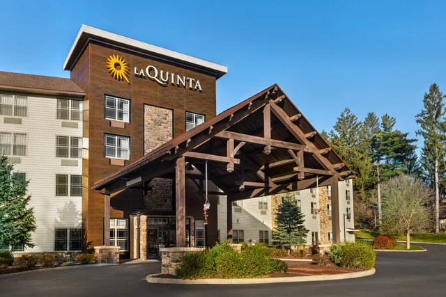 La Quinta Inn & Suites by Wyndham - Lake George