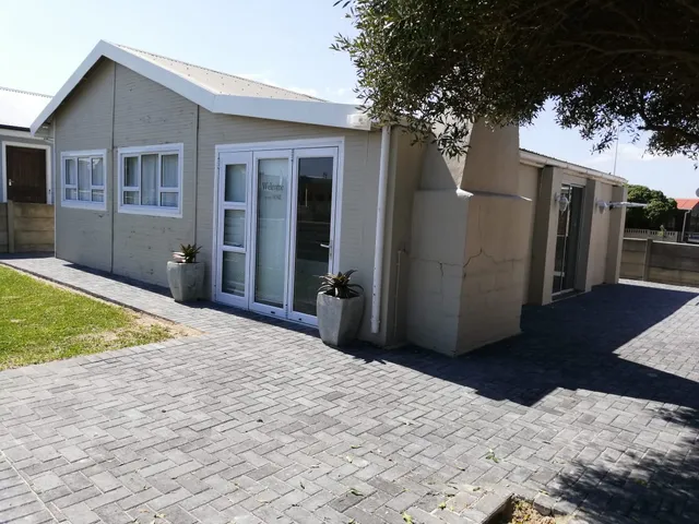 Ons Strandhuisie N5, Mh18 and E19