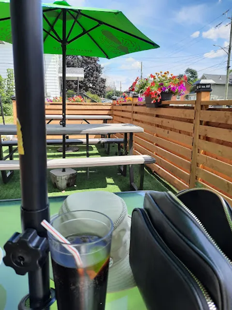 The Queen’s Bistro