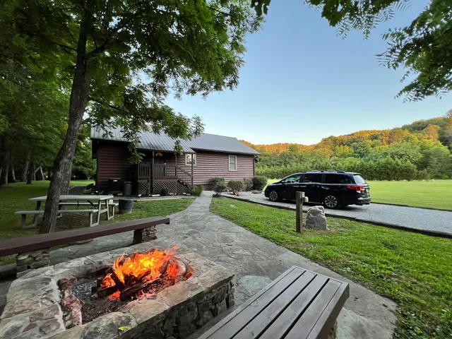 Climbing Bear Creekside Cabin