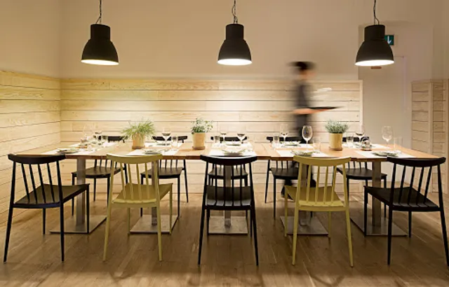 Lisboa Lounge Dine & Wine